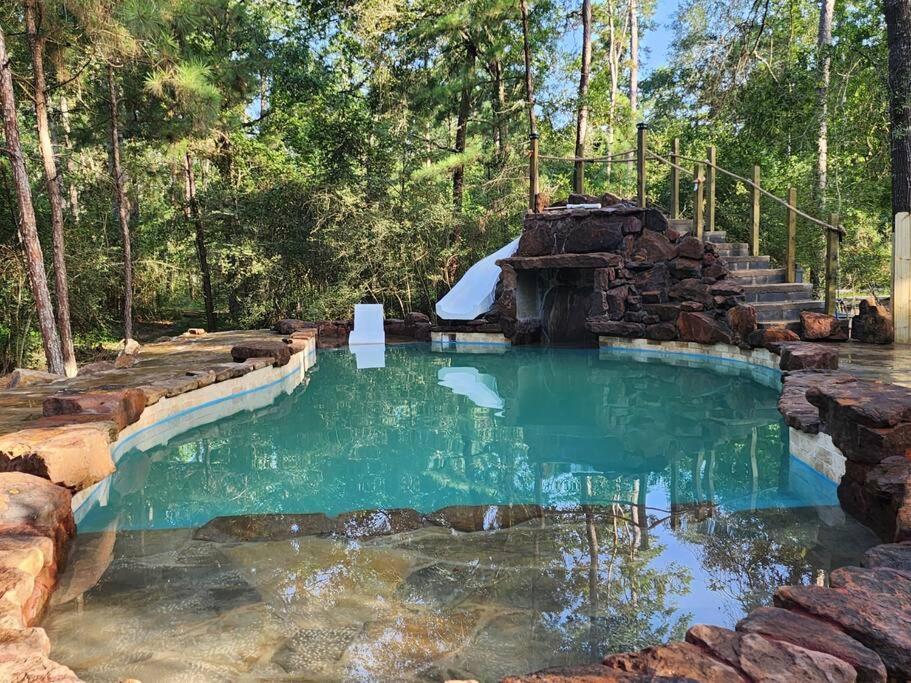 Waterfront Treehouse In A Magical Forest Waller Bagian luar foto